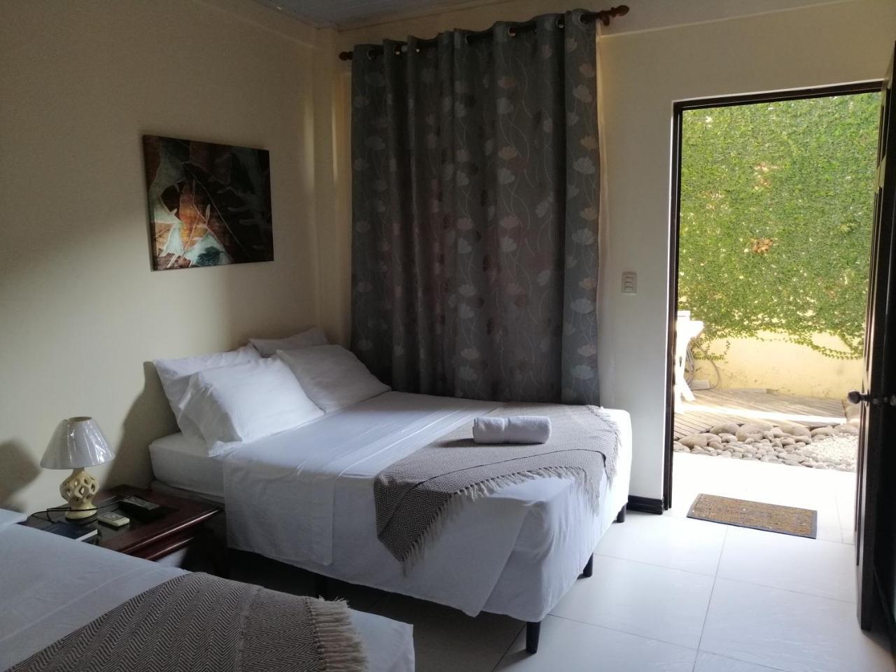 Cabinas Gosen Puntarenas Exterior foto