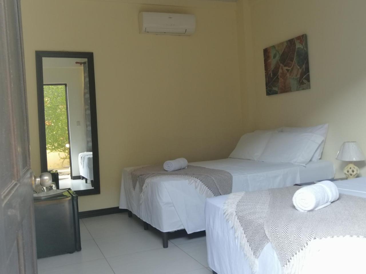 Cabinas Gosen Puntarenas Exterior foto
