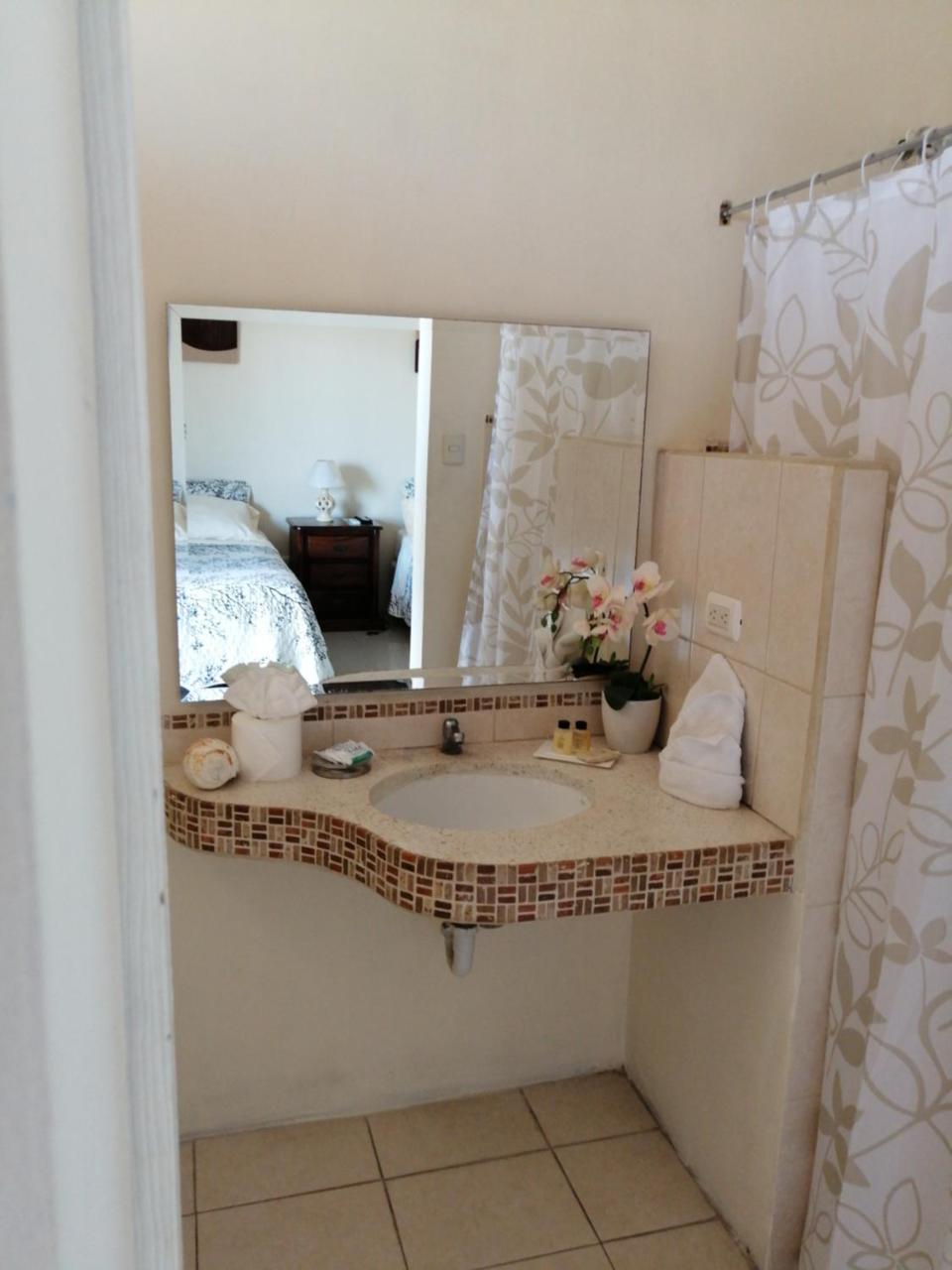 Cabinas Gosen Puntarenas Exterior foto